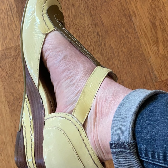 Fly Girl London Mary Jane Wedge 39 (US 9 M) 40s Vibe Pale Yellow Patent Leather - Picture 7 of 9